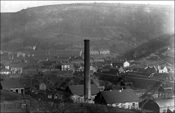 abertillery_colliery_at_six_bells