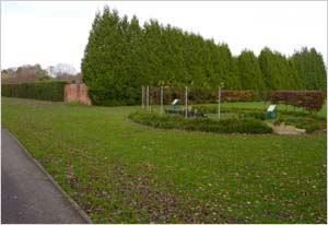photo_of_walled_garden