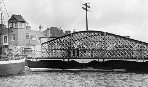 cardiff_canal_swing_bridge