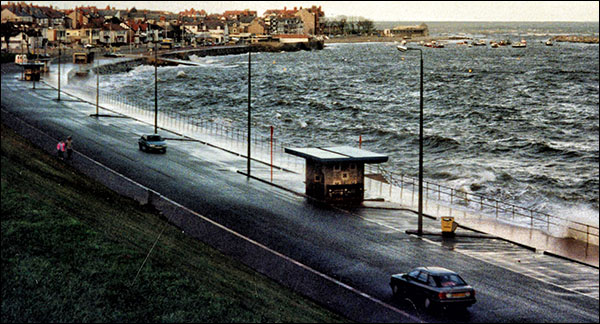 colwyn_bay_concrete_shelter