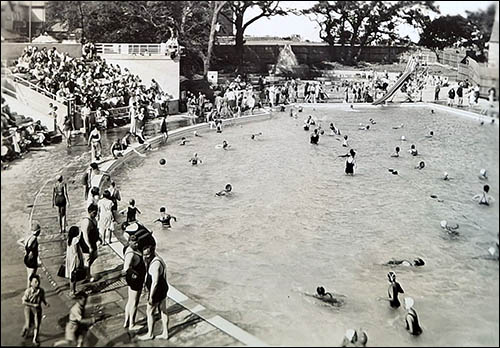 View of Rhos Lido in 1933