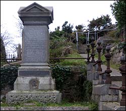 menai_bridge_davies_family_grave