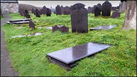 menai_bridge_grave_thomas_hughes