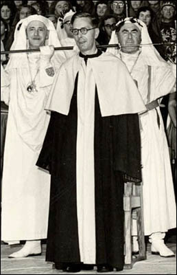 Photo of Gwilyn R Tilsley being chaired in 1957
