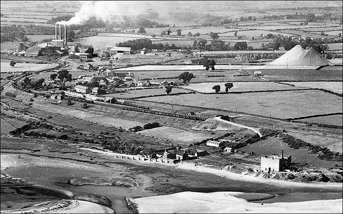 Aerial photo showing Aberthaw lime and cement works in 1940