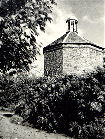 ammanford_glynhir_dovecote