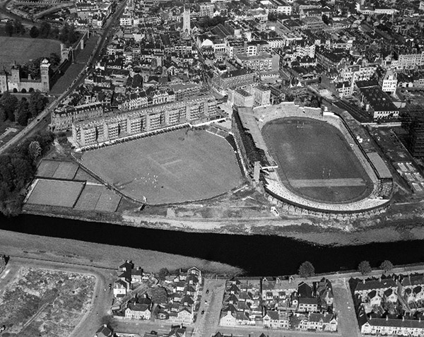Aerial photo of Cardiff Arms Park in 1947