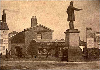 cardiff_john_batchelor_statue