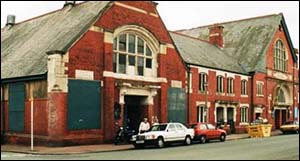cathays_crwys_hall_1997