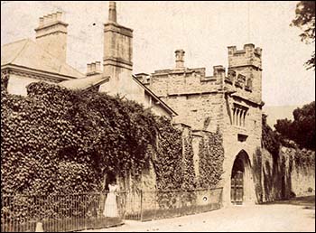 crickhowell_porthmawr_mansion_and_gatehouse