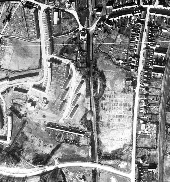 Aerial photo showing Nightingale Row in 1947