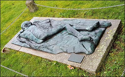 hay_grave_lancelot_steele_dixon