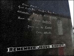 handwriting_on_evan_roberts_memorial