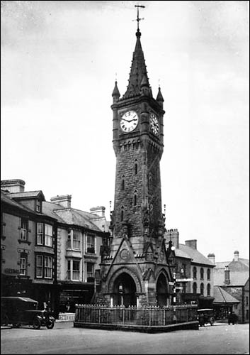 Old photo of Machynlleth town clock