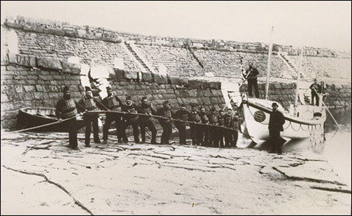 new_quay_wall_with_lifeboat