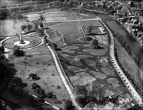 Aerial photo of Parc Ynysangharad in 1932