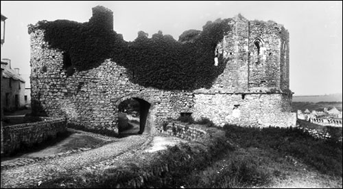 Photo of the gatehouse c.1885