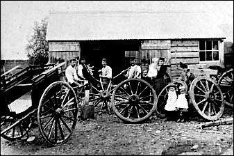 Photo of wheelwright William Price and family