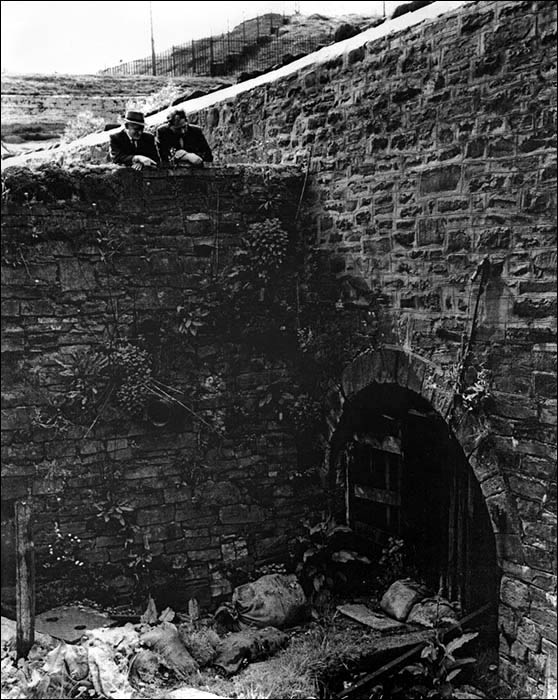 Old photo of western entrance to Harford's Tunnel