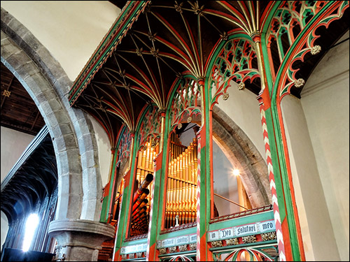 usk_church_screen