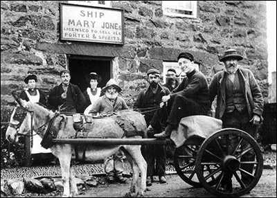 aberdaron_ship_hotel_with_donkey