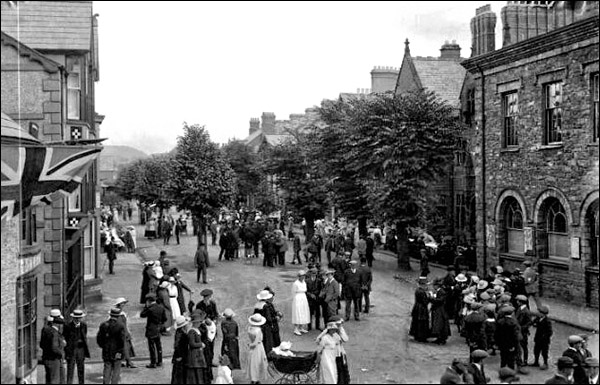 Photo of Bala crossroads c.1920