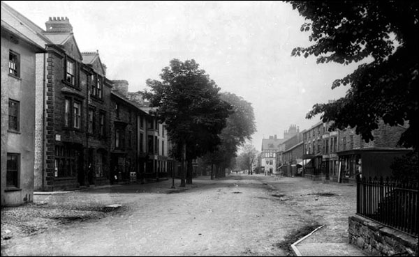Photo of Bala High Street c.1895