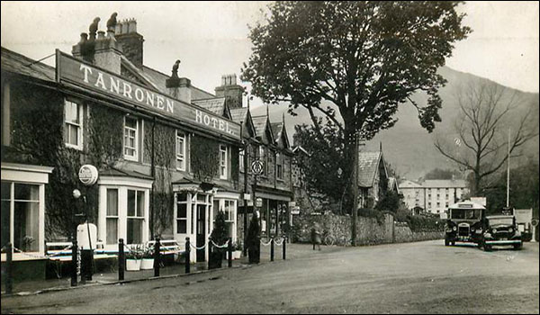 Old photo of Tanronnen Inn with petrol pump