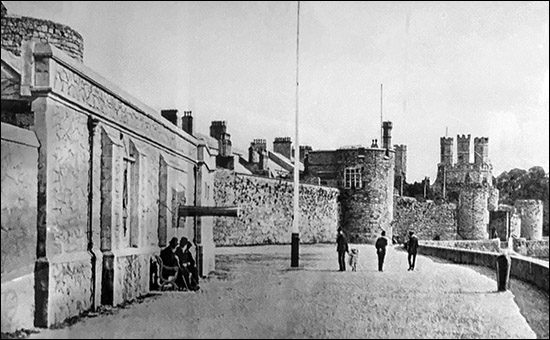Old photo of Caernarfon naval battery