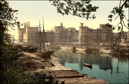 caernarfon_quay_ships_and_castle