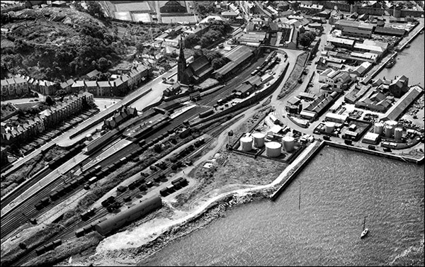 Aerial view of Caernarfon railway station in 1953