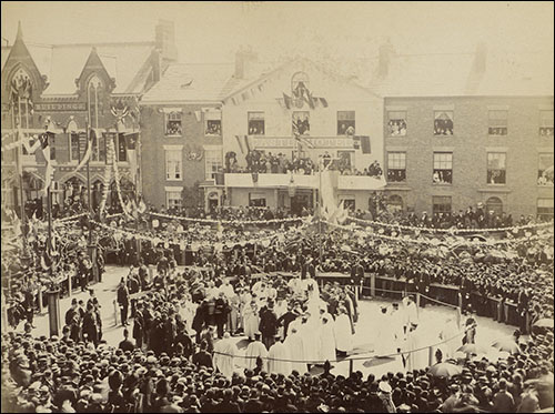 Old photo of Y Maes showing Herald offices