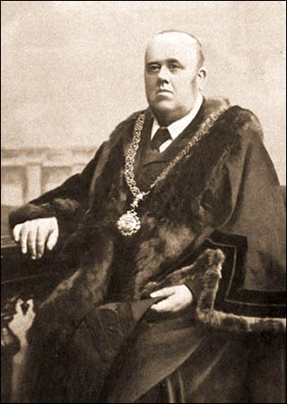 Portrait of Humphrey Lewis as mayor of Conwy