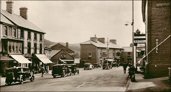Old postcard photo of Corwen square