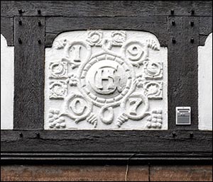 hawarden_helen_gladstone_crest