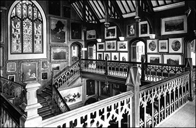 Photo of first floor of Oriel Plas Glyn-y-Weddw c.1920