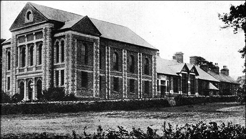 Early photo of Capel Coch