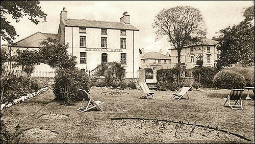 Photo of the Dolbadarn Hotel in the 1920s