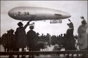 Photo of airship at Llandudno