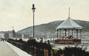 photo_of_mobile_bandstand