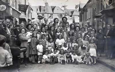 photo_of_taliesin_street_vj_day_party