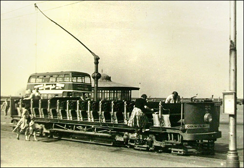 Photo of tram and bus at West Shore