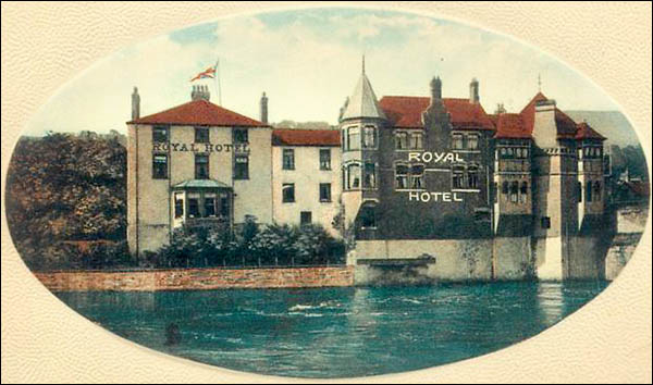 Old photo of the Royal Hotel, Llangollen