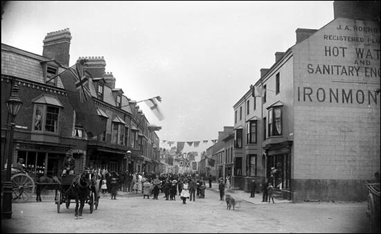 Photo of Uxbridge Square in 1896