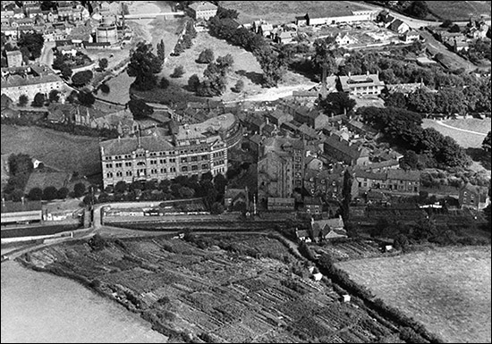 Aerial photo of Royal Welsh Warehouse in 1932