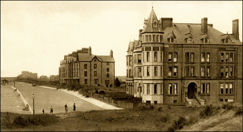 Old photo of South Beach, Pwllheli