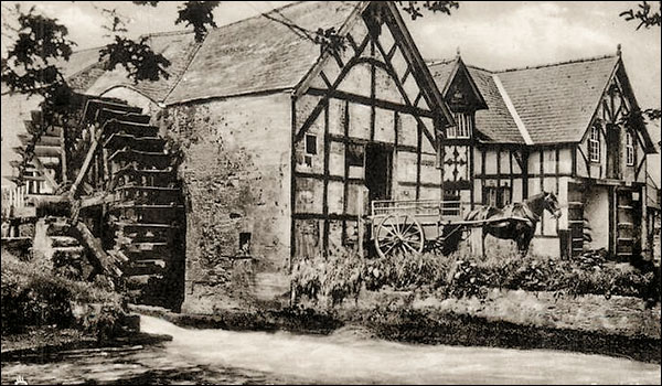 Old postcard photo of Rossett Mill