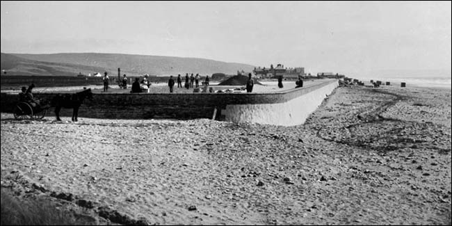 Photo of newly built Tywyn promenade c.1890