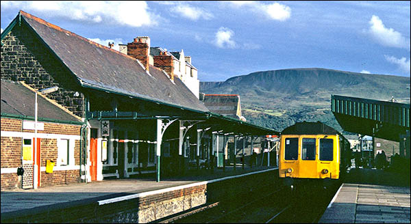 Photo of Barmouth station in 1984