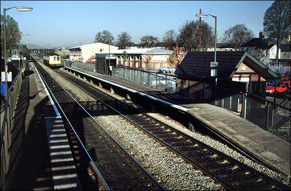 Photo of Cathays railway station in 1990